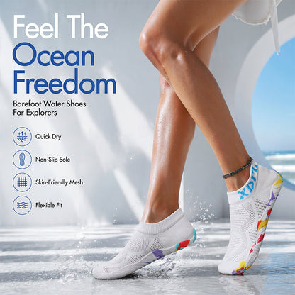 🏖️ Scarpe da spiaggia con tomaia in mesh ad asciugatura rapida: leggere, antiscivolo e perfette per le spiagge sabbiose.