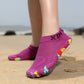 🏖️ Scarpe da spiaggia con tomaia in mesh ad asciugatura rapida: leggere, antiscivolo e perfette per le spiagge sabbiose.