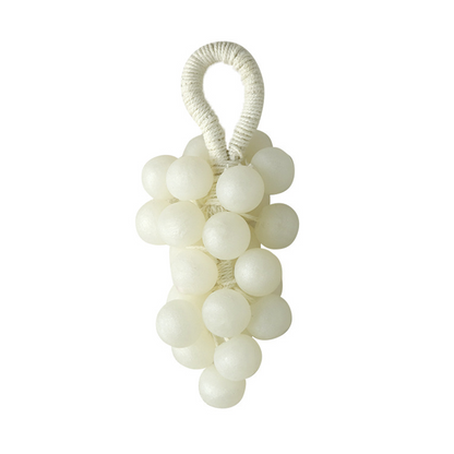Sapone artigianale a forma di grappolo d'uva con perle