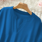 👚SCONTO DEL 61%! 🔥Top alla moda a maniche corte, ampio, con scollo a V profondo, orlo asimmetrico e tessuto leggero (5 colori, taglie dalla S alla 2XL) 🌸