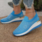 Sneakers slip-on casual da donna in tessuto a rete con strass